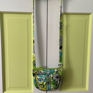 Vera Bradley Crossbody bag in pattern Limes Up